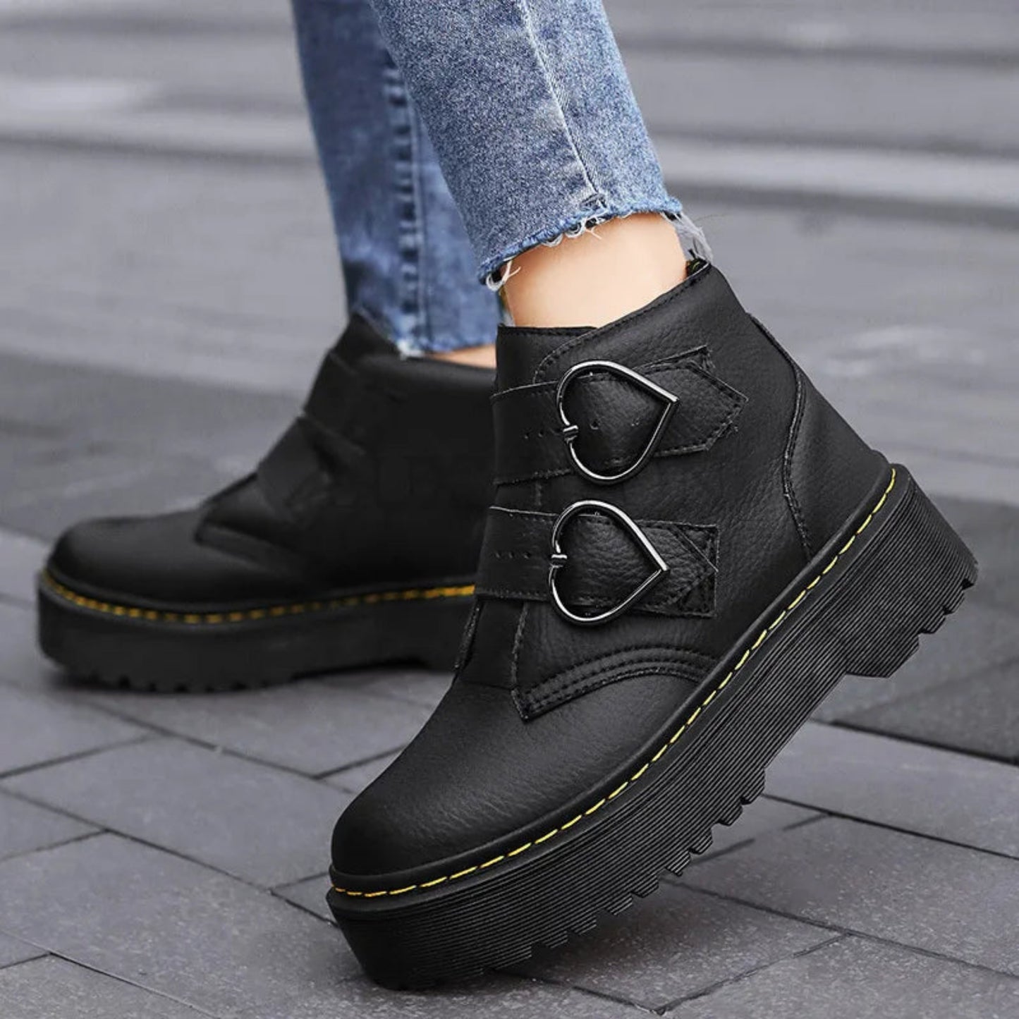 Orléna | Bottines Plates Pour Femme | Boucles Cœur