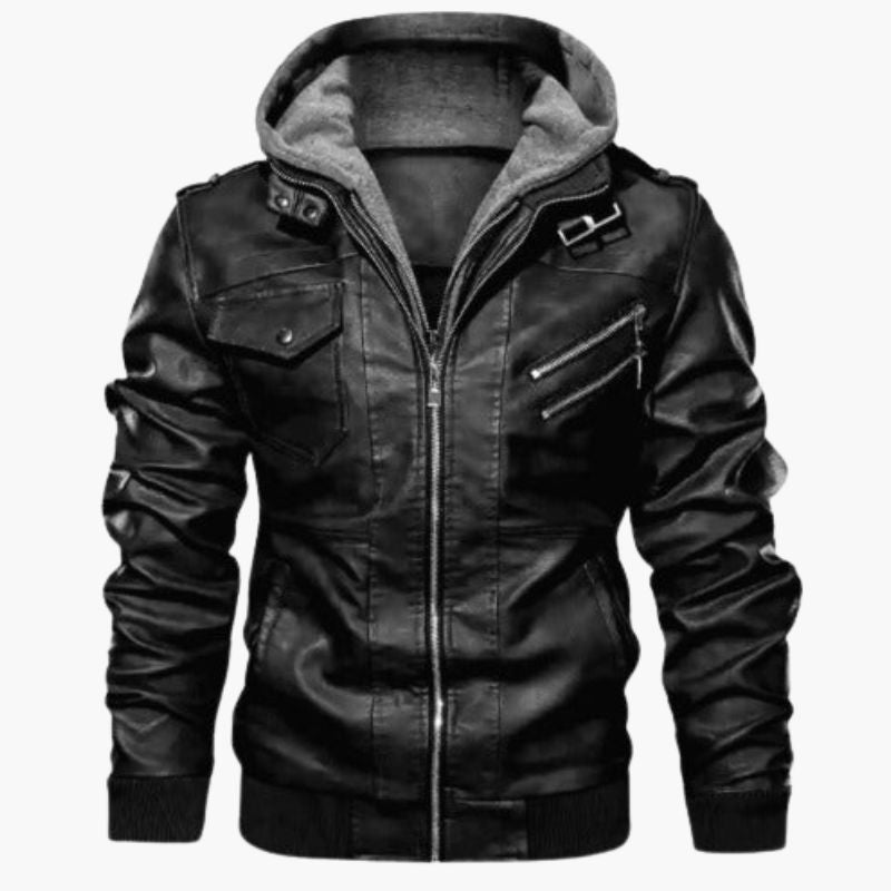 Veste en cuir noir avec capuche intégrée en tissu gris, dotée de fermetures éclair décoratives et de poches sur le devant. Le design moderne et élégant combine des éléments en cuir et en tissu pour un look à la fois pratique et stylé.