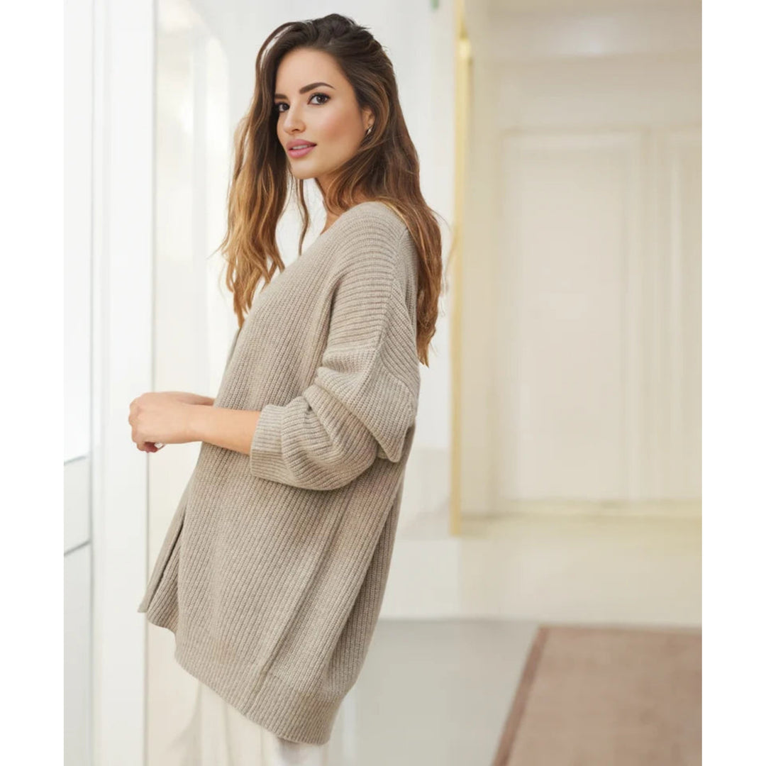 Cardigan Anysia oversize pour femme, coupe décontractée et maille douce adaptée aux tenues automnales cocooning.