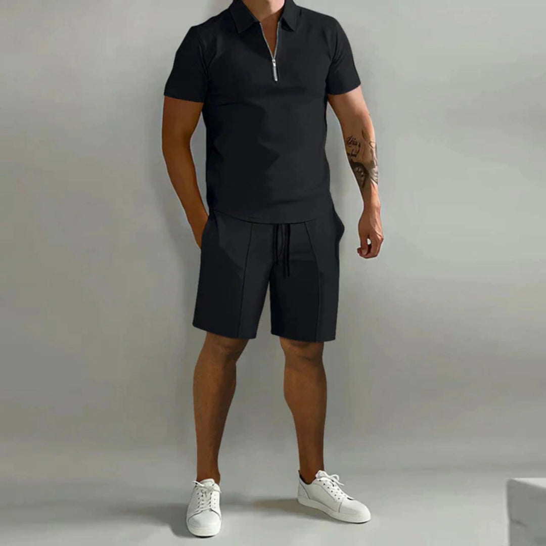 Ensemble polo et short pour homme, tissu léger respirant et coupe ajustée, idéal pour les journées chaudes et sorties estivales.