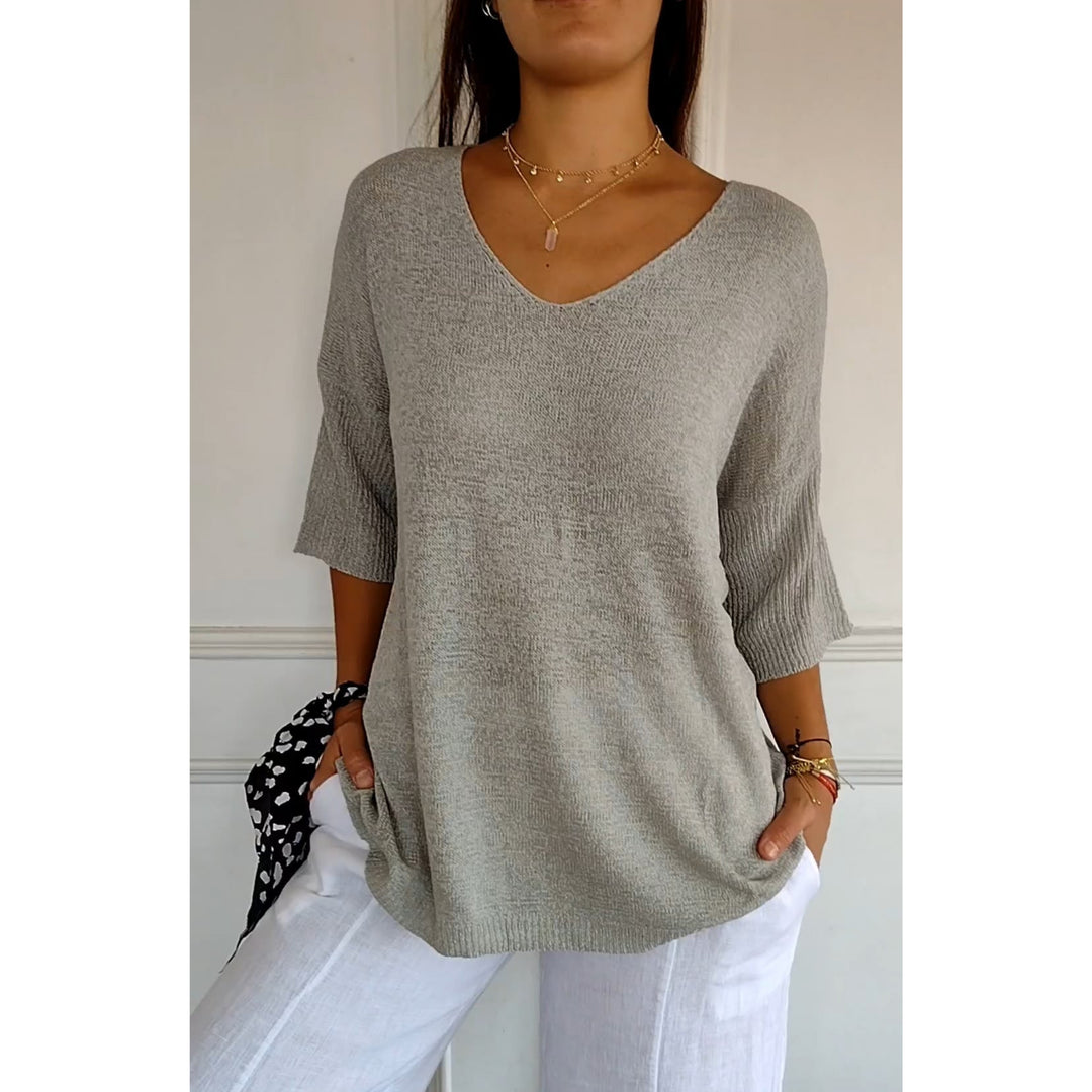 Pull Auxane col V ample pour femme, coupe cocooning adaptée aux tenues détente automnales.