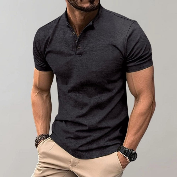 Polo Constantin pour homme, coupe décontractée et ligne raffinée adaptée aux tenues polyvalentes.