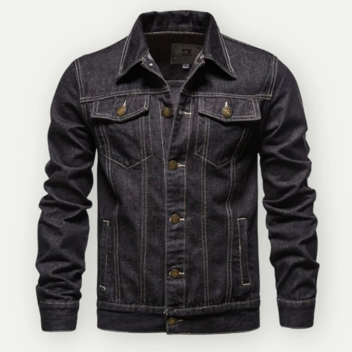 Veste trucker moderne pour homme, coupe classique et style rétro adapté aux tenues polyvalentes.