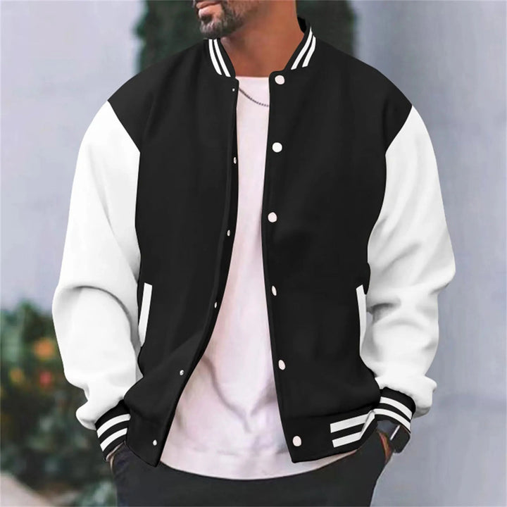 Veste bombardier style varsity pour homme, détails rétro et coupe décontractée adaptée à l'automne.