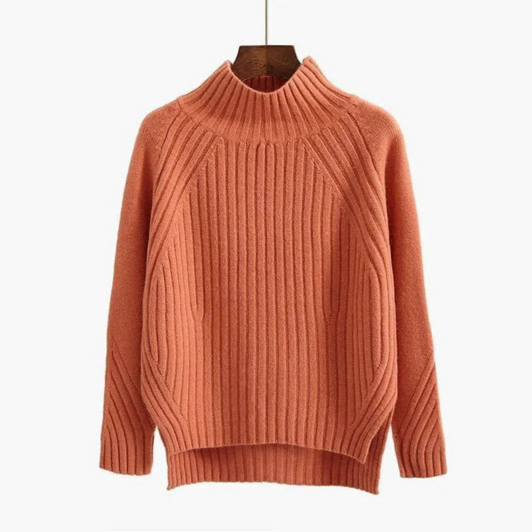 Pull Isoline col roulé pour femme, maille douce adaptée aux tenues automnales cocooning.