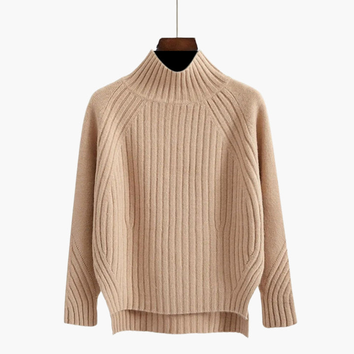Pull Isoline col roulé pour femme, maille douce adaptée aux tenues automnales cocooning.