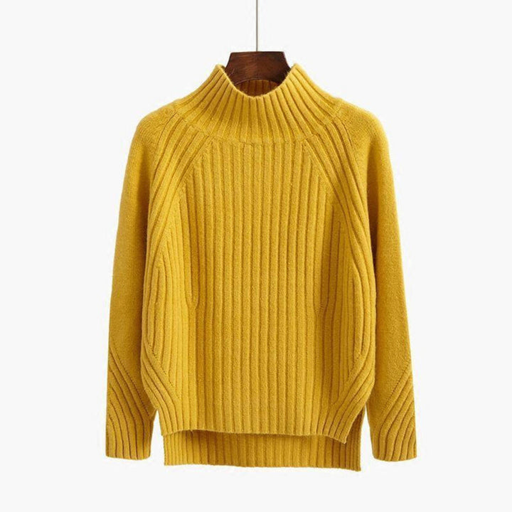 Pull Isoline col roulé pour femme, maille douce adaptée aux tenues automnales cocooning.