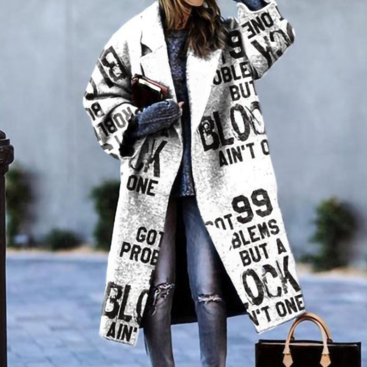 Manteau long Hannelore tissu doux pour femme, coupe élancée adaptée aux tenues automnales cocooning.