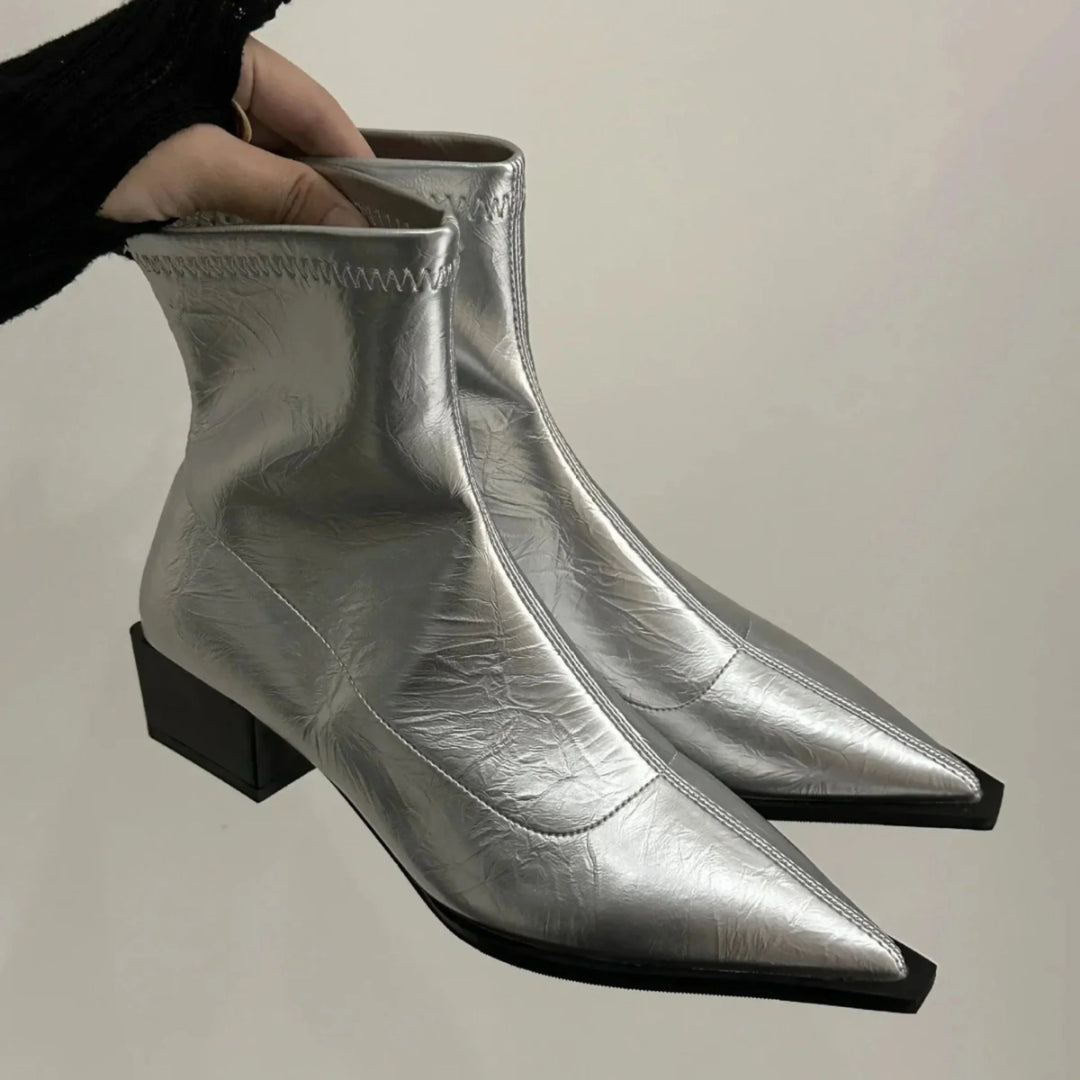 Bottines à Bout Pointu pour Femme | Chic, Élégantes & Toute Saison adapté aux tenues polyvalentes.