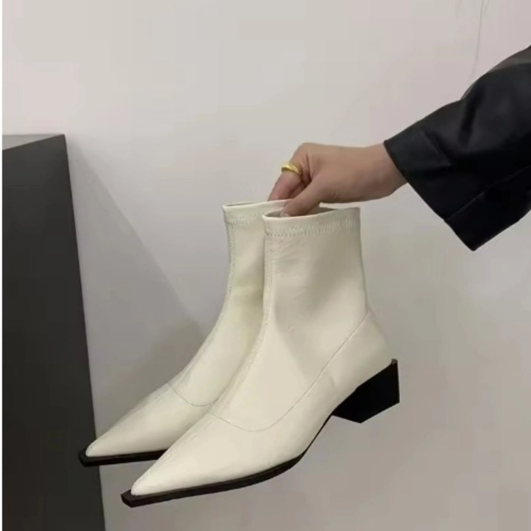 Bottines à Bout Pointu pour Femme | Chic, Élégantes & Toute Saison adapté aux tenues polyvalentes.