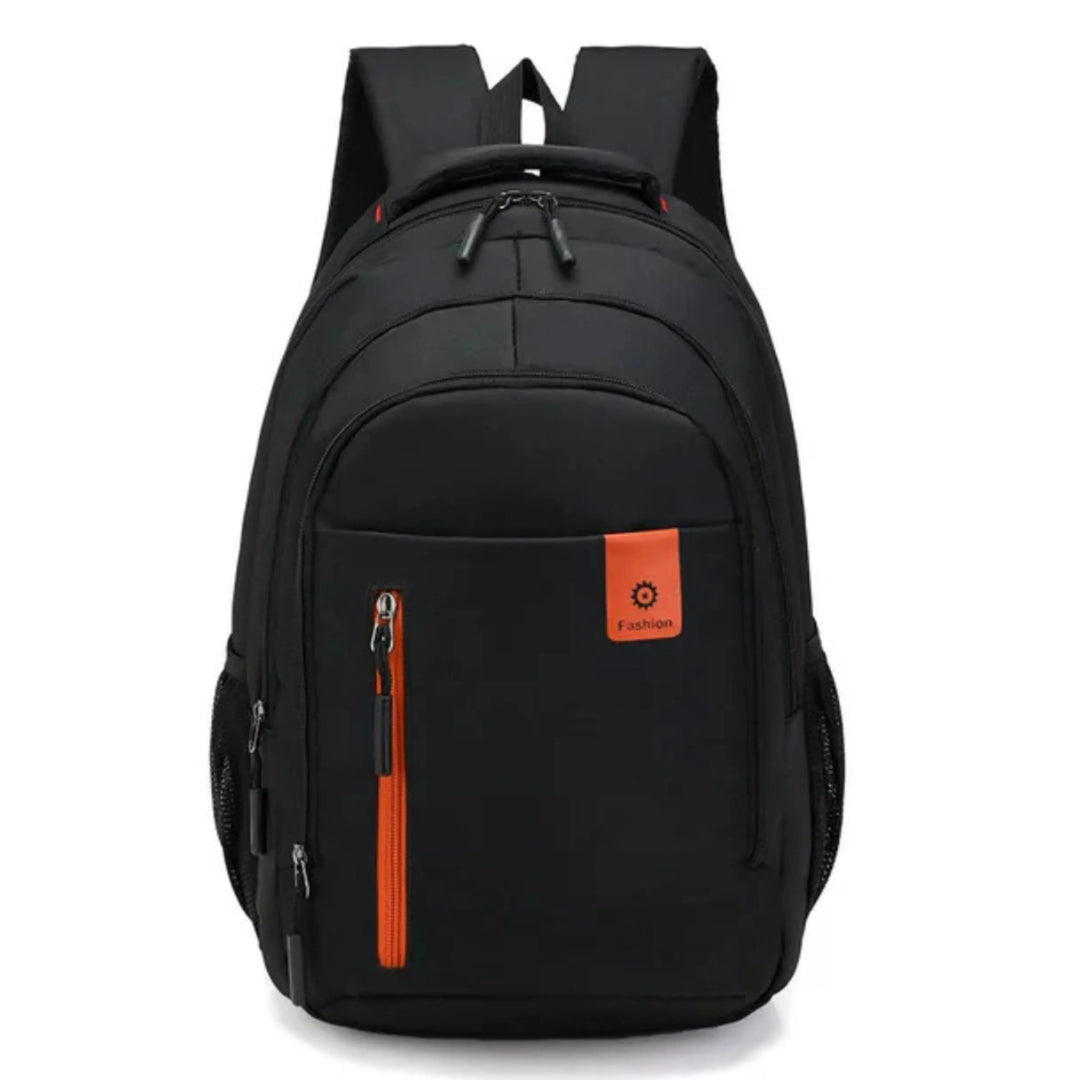 Sac à dos de voyage pour homme, traitement imperméable et capacité généreuse adaptée aux déplacements.