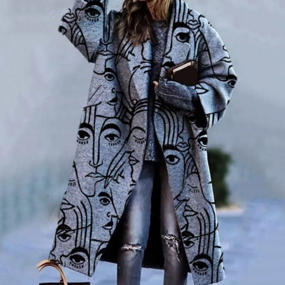 Manteau long Hannelore tissu doux pour femme, coupe élancée adaptée aux tenues automnales cocooning.