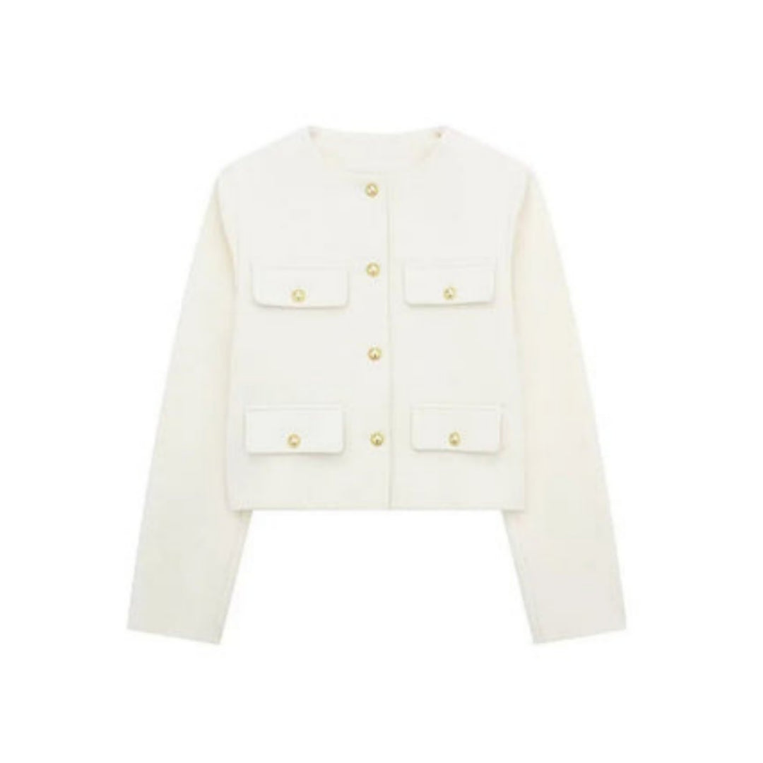 Veste courte Audriélle pour femme, boutons dorés distinctifs et coupe structurée adaptée aux tenues chic.