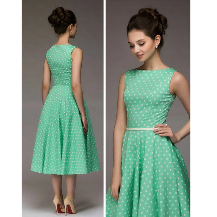 Robe à pois pour femme, coupe raffinée et motif rétro adapté aux tenues polyvalentes.