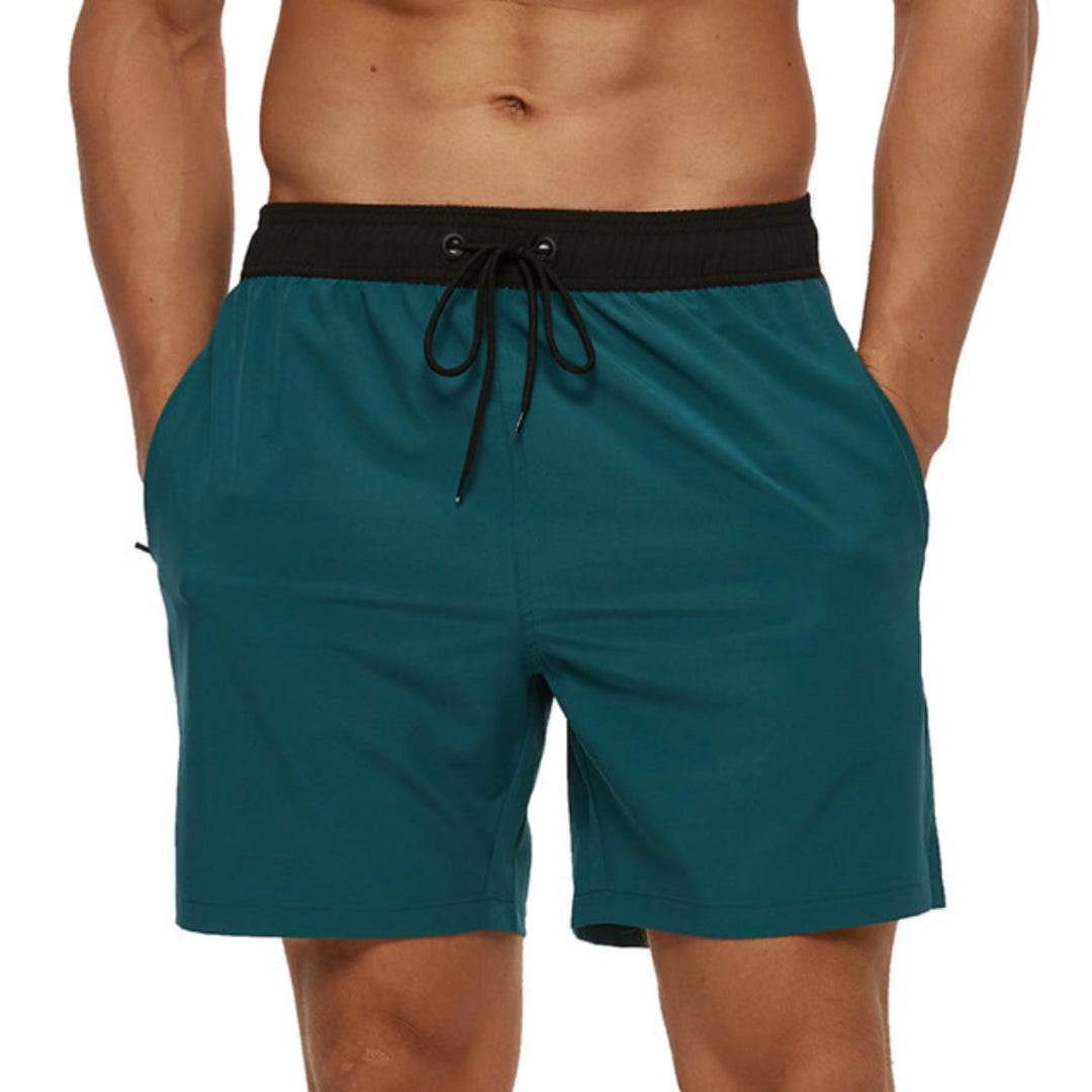 Short de sport pour homme à séchage rapide, coupe fonctionnelle adaptée aux activités sportives.