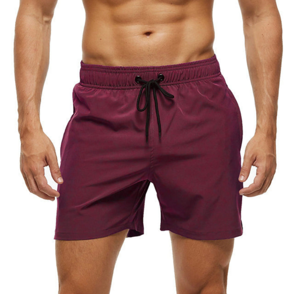 Short de sport pour homme à séchage rapide, coupe fonctionnelle adaptée aux activités sportives.