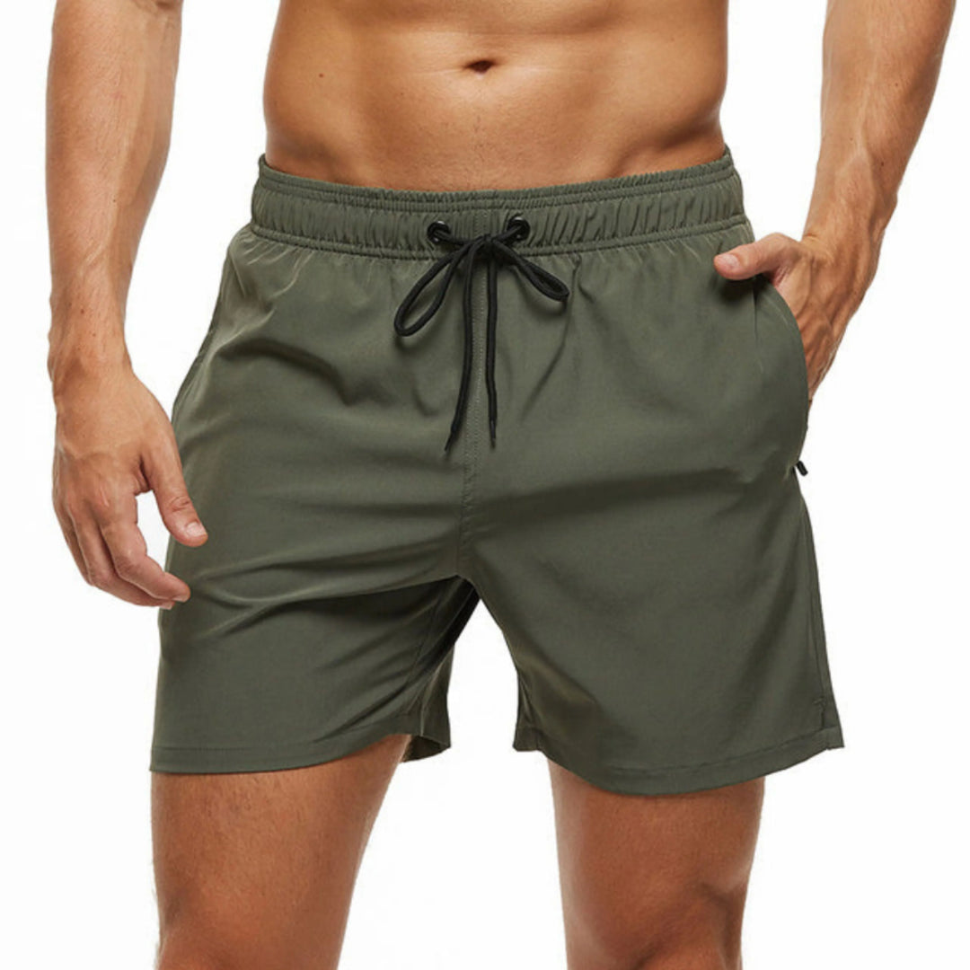 Short de sport pour homme à séchage rapide, coupe fonctionnelle adaptée aux activités sportives.