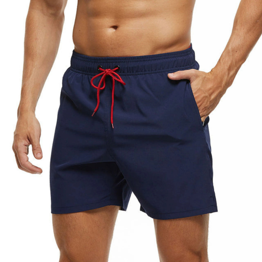 Short de sport pour homme à séchage rapide, coupe fonctionnelle adaptée aux activités sportives.