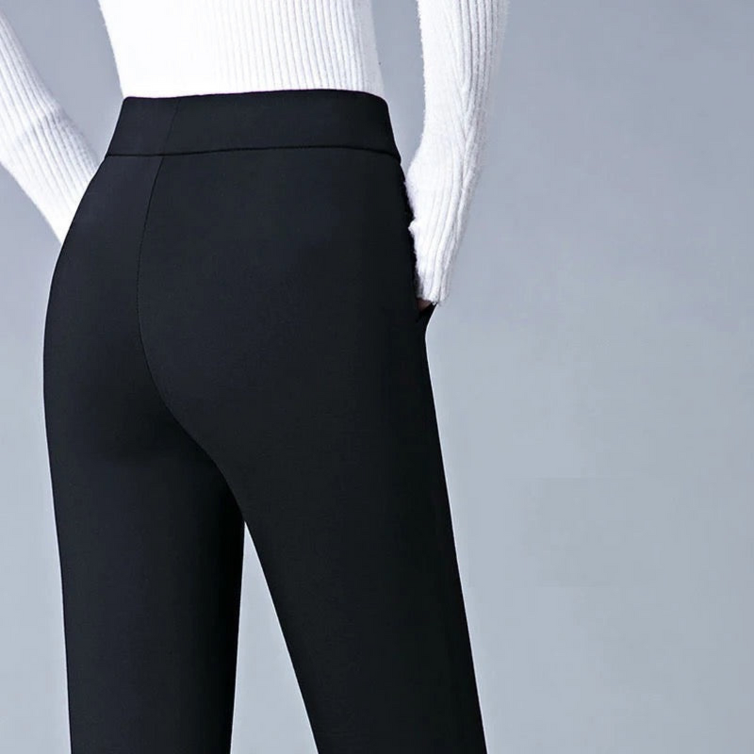 Pantalon Suzon taille haute pour femme, coupe droite et taille élastique adaptée aux tenues polyvalentes.