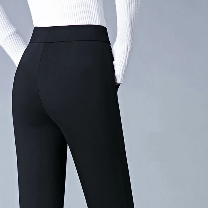 Pantalon Suzon taille haute pour femme, coupe droite et taille élastique adaptée aux tenues polyvalentes.