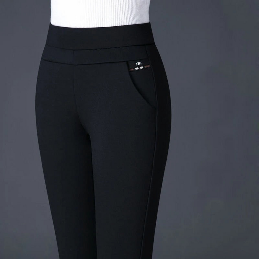 Pantalon Suzon taille haute pour femme, coupe droite et taille élastique adaptée aux tenues polyvalentes.