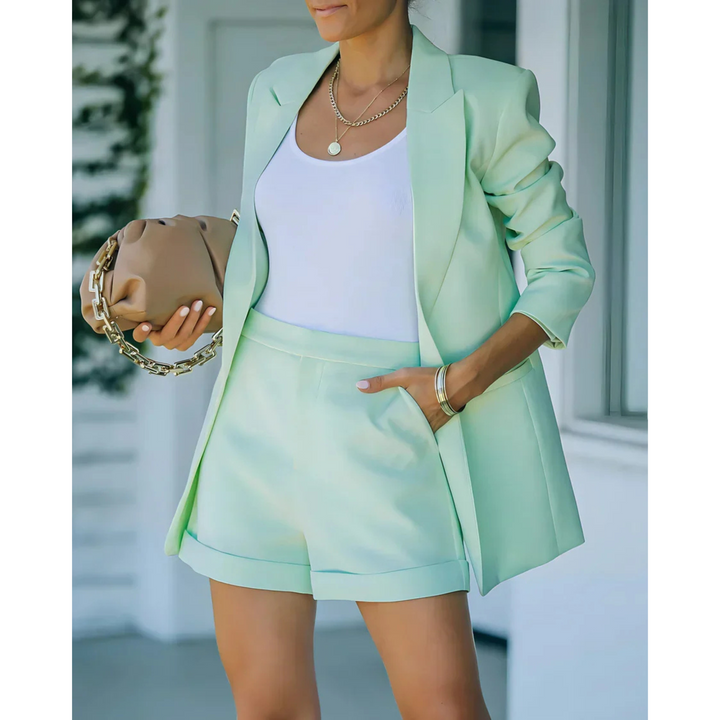 Océania | Femme Ensemble Blazer & Short | Élégance et Liberté de Mouvement