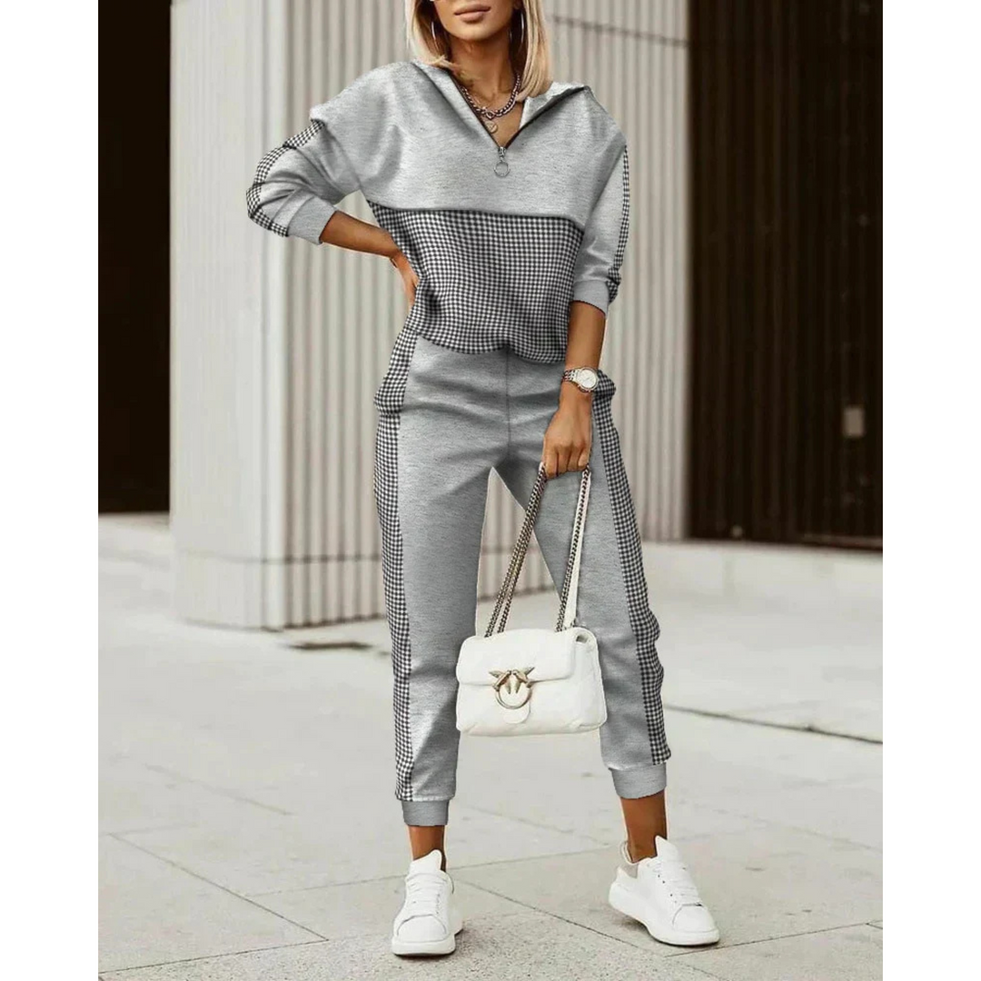 Ensemble de survêtement pour femme, coupe coordonnée moderne et tissu doux adapté au cocooning quotidien.
