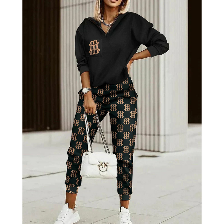 Ensemble de survêtement pour femme, coupe coordonnée moderne et tissu doux adapté au cocooning quotidien.
