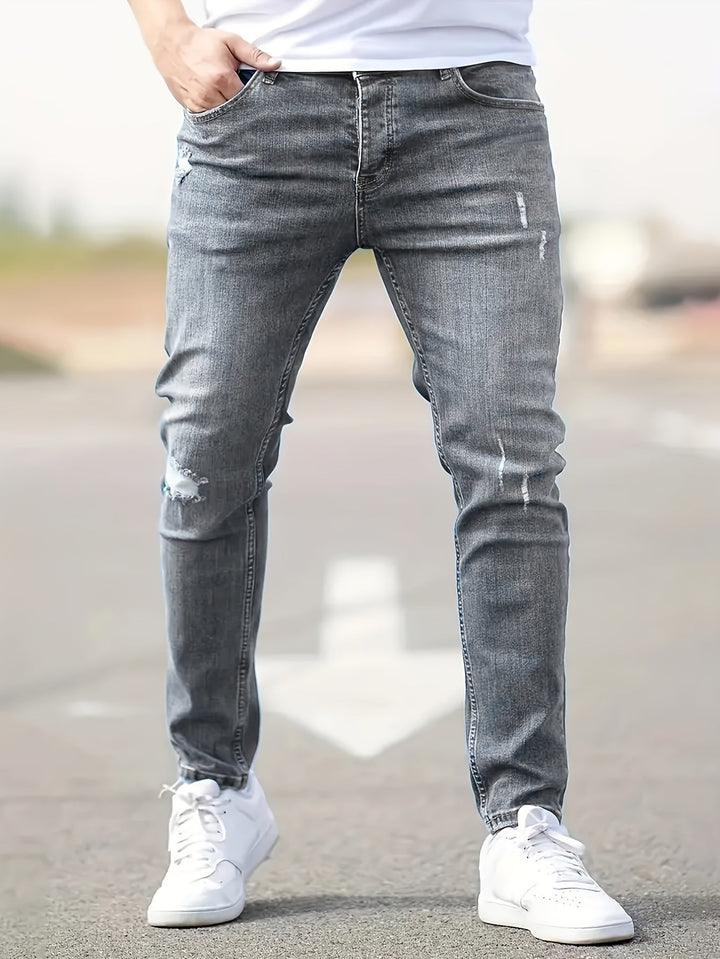 le jean adapté aux tenues polyvalentes.