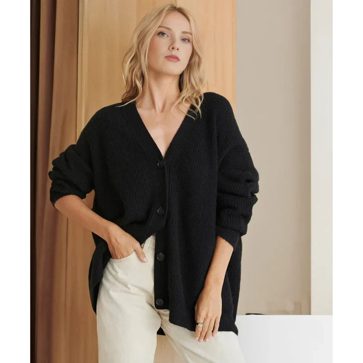 Cardigan Anysia oversize pour femme, coupe décontractée et maille douce adaptée aux tenues automnales cocooning.