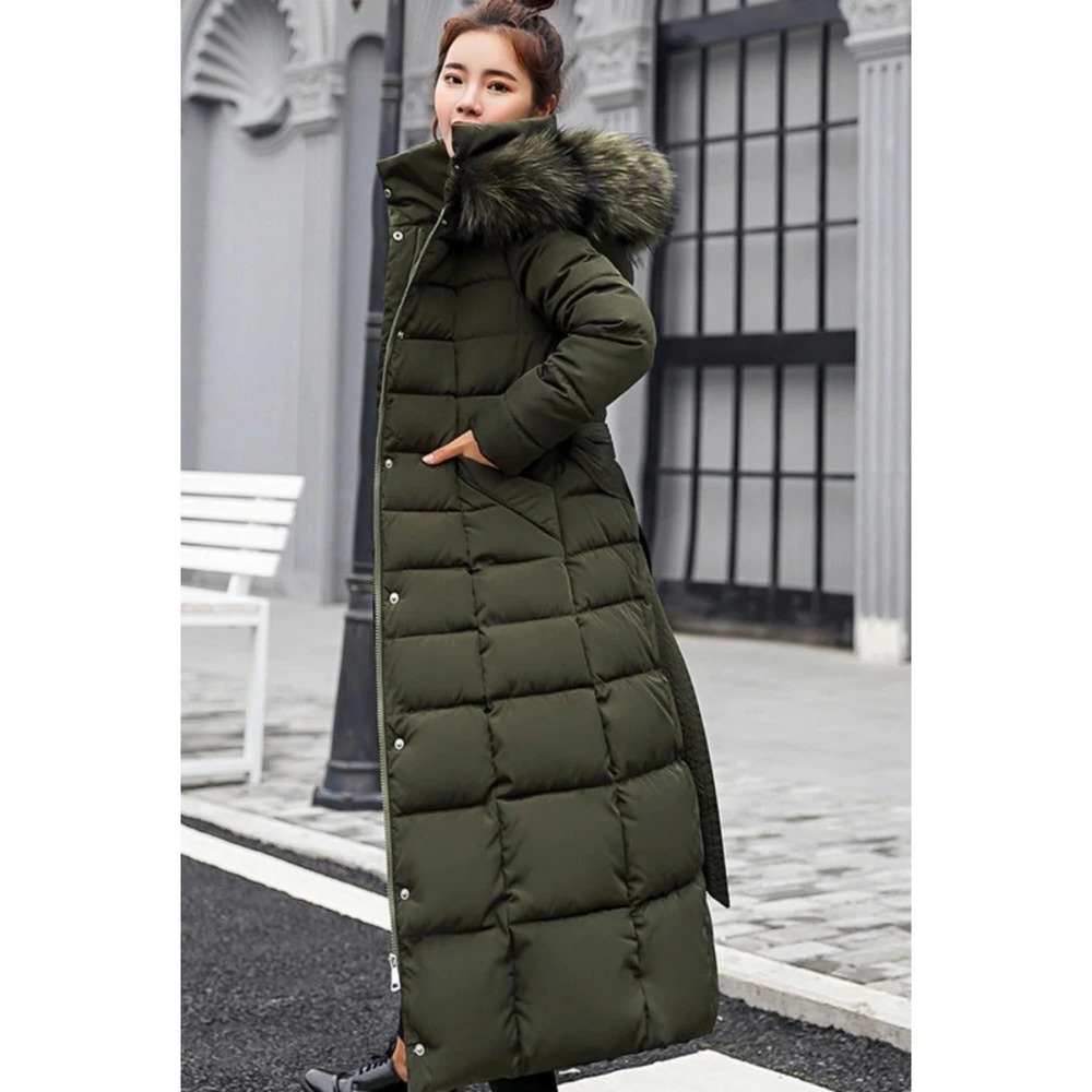 Doudoune Maéva-Lou isolante pour femme, coupe confortable adaptée aux tenues hivernales.