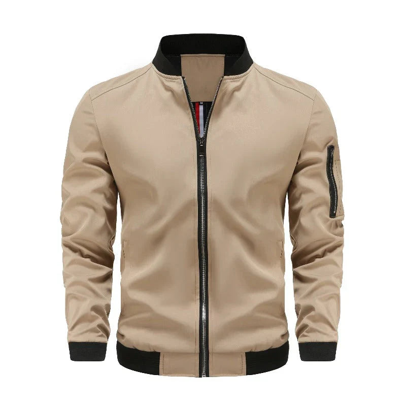 Veste bomber Alexandre zippée pour homme, coupe moderne adaptée aux tenues urbaines automnales.