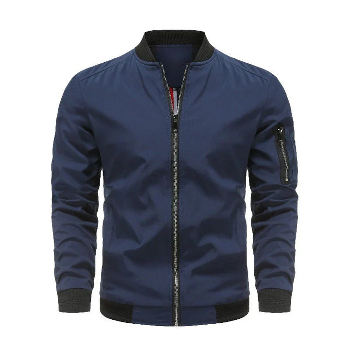 Veste bomber Alexandre zippée pour homme, coupe moderne adaptée aux tenues urbaines automnales.