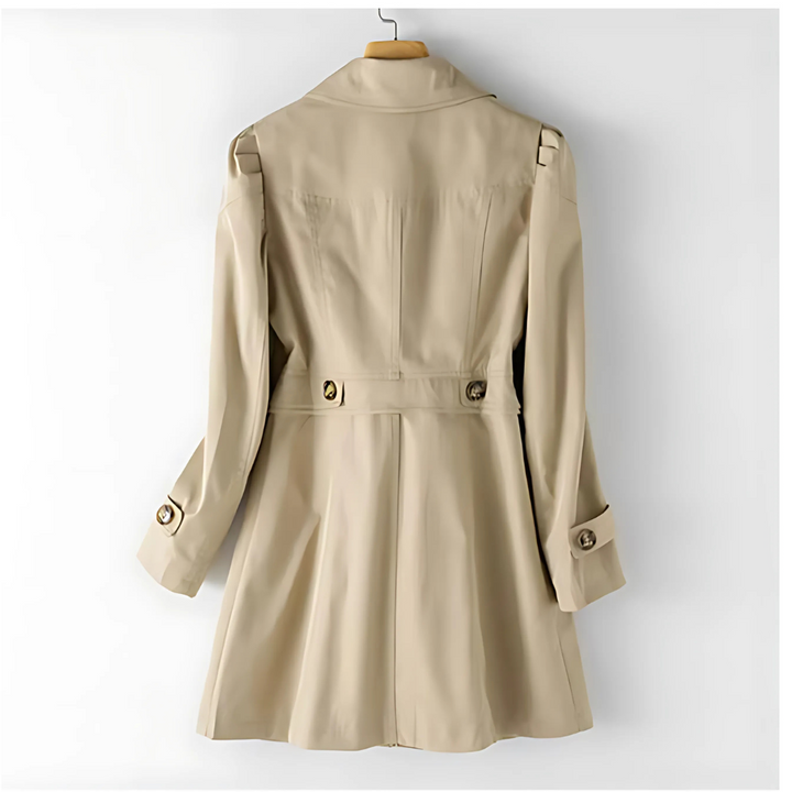 Trench classique Apolline pour femme, portée en situation