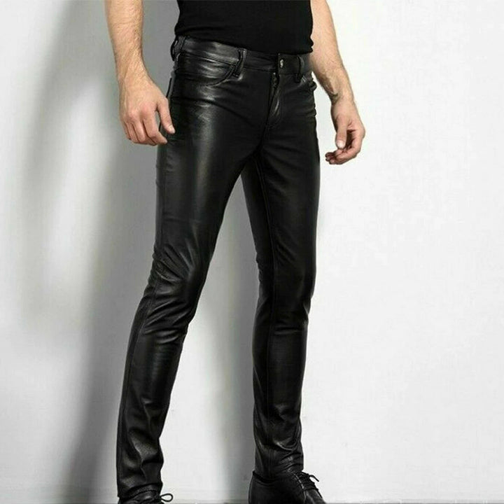 le pantalon adapté aux tenues polyvalentes.