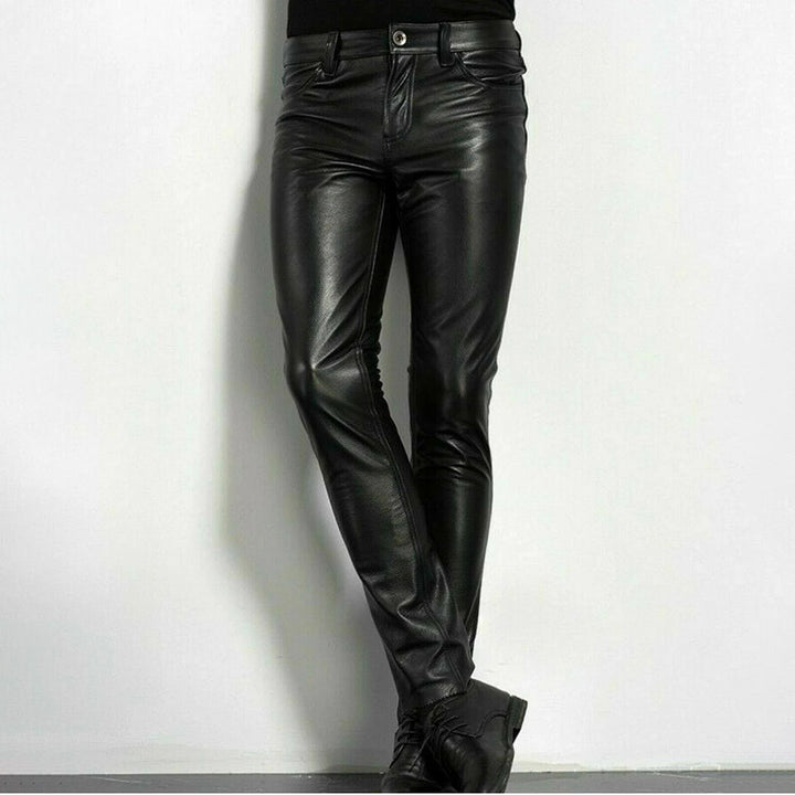 le pantalon adapté aux tenues polyvalentes.