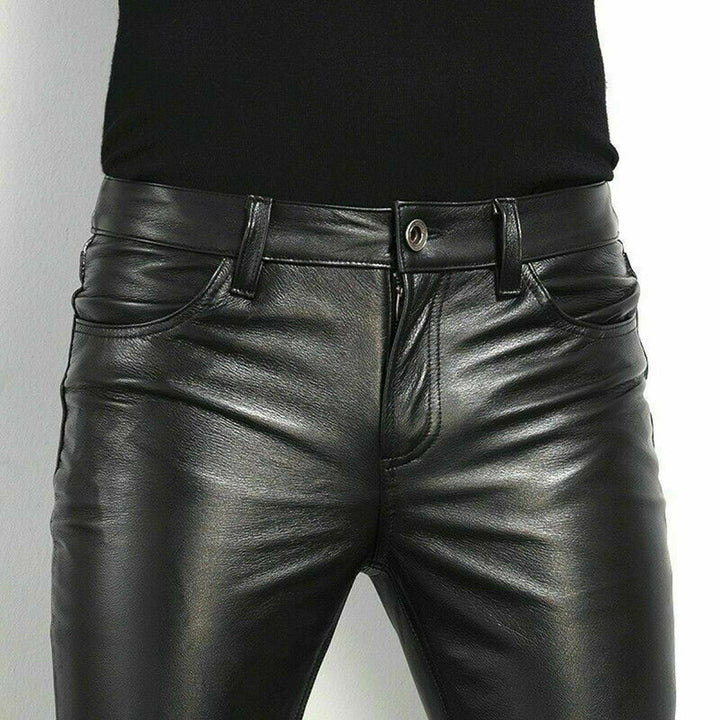 le pantalon adapté aux tenues polyvalentes.