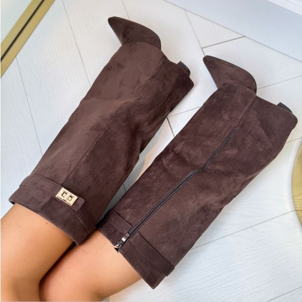 Bottes hautes à talon carré Bérénice pour femme, gros plan sur les finitions