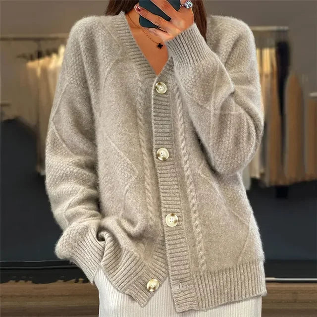 Bleu | Cardigan long pour femme | Chaud - Cardigan gris en maille douce avec boutons apparents, coupe longue et ample, parfait pour un style cosy et élégant durant la saison froide.