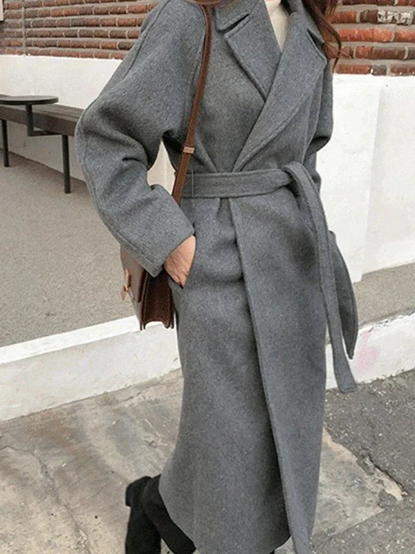 Manteau long Capucine pour femme, gros plan sur les finitions