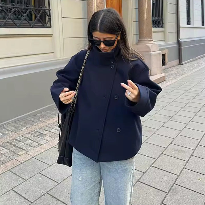 le manteau adapté aux tenues polyvalentes.