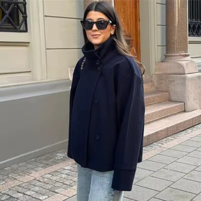 le manteau adapté aux tenues polyvalentes.
