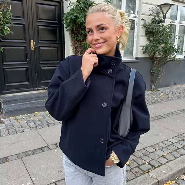 le manteau adapté aux tenues polyvalentes.