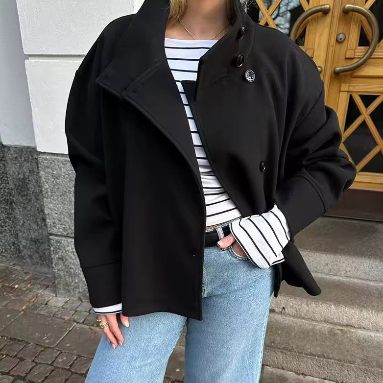le manteau adapté aux tenues polyvalentes.