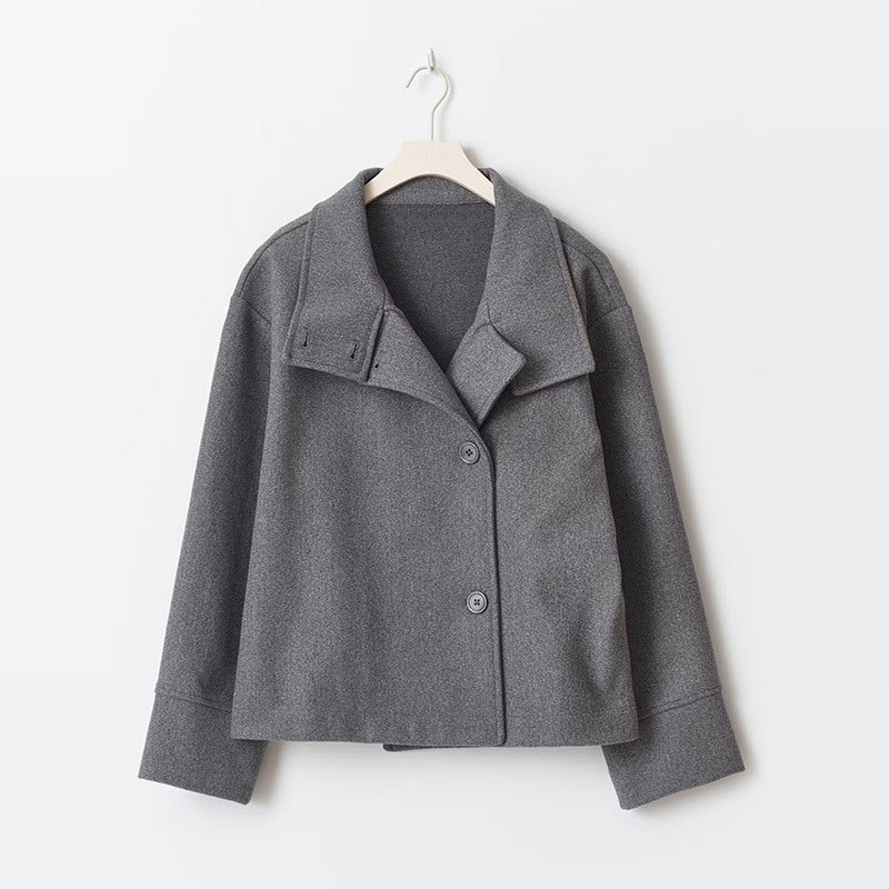 le manteau adapté aux tenues polyvalentes.