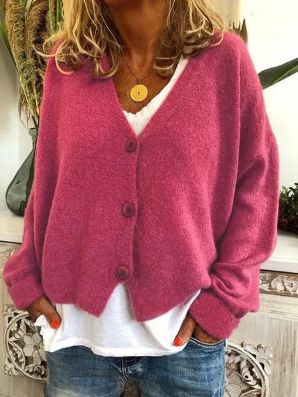 Coco | Cardigan long pour femme | Gilet - Cardigan rose vif en maille douce avec boutons assortis, coupe décontractée et confortable, idéal pour un style féminin et casual au quotidien.