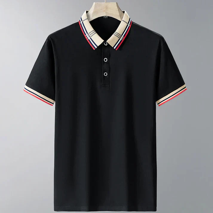 Polo Ezio pour homme, manches courtes, couleur noire avec col et bordures à motifs beiges, rouges et blancs, style moderne et élégant, parfait pour un look décontracté et raffiné.
