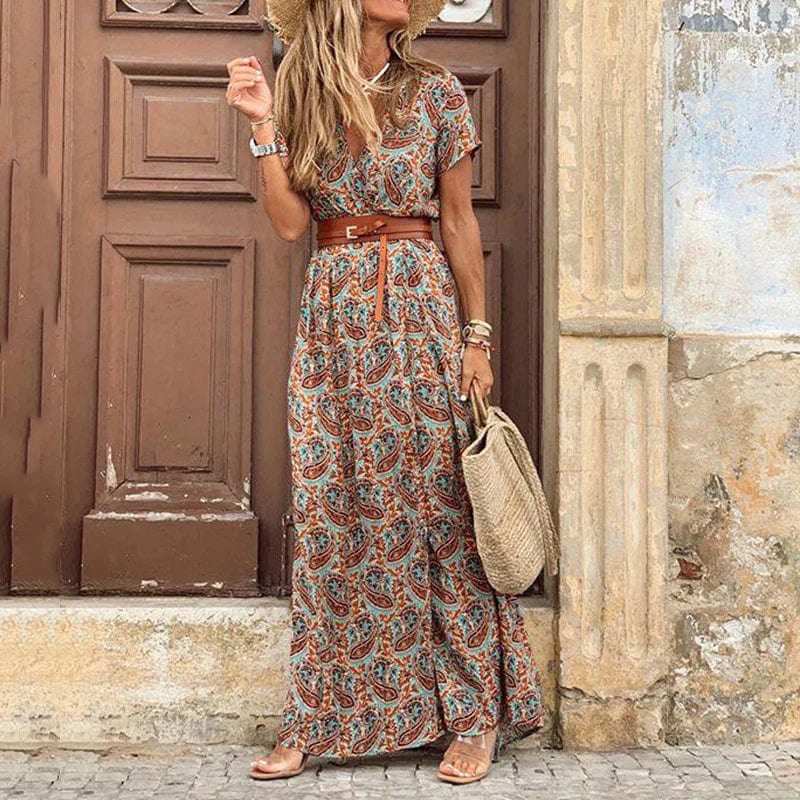 Robe Flavie longue à motif pour femme, coupe fluide et tissu léger adapté aux tenues estivales.