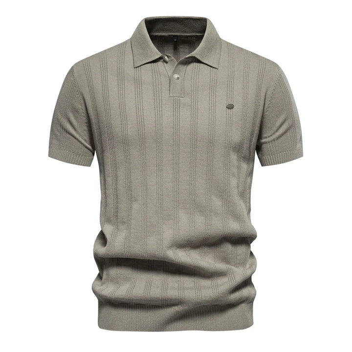Polo en maille pour homme Florentin, style moderne avec fines rayures verticales, coupe élégante, col classique et manches courtes, en coloris gris taupe pour une allure chic et contemporaine.