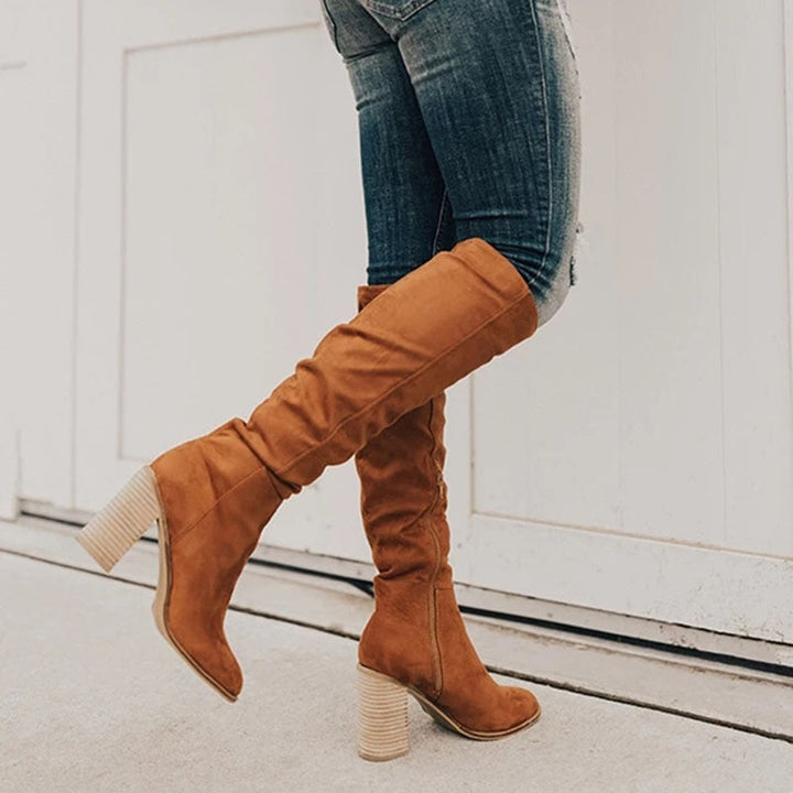 Bottes hautes Hailey à talon pour femme, tige cavalière adaptée aux tenues automnales tendance.